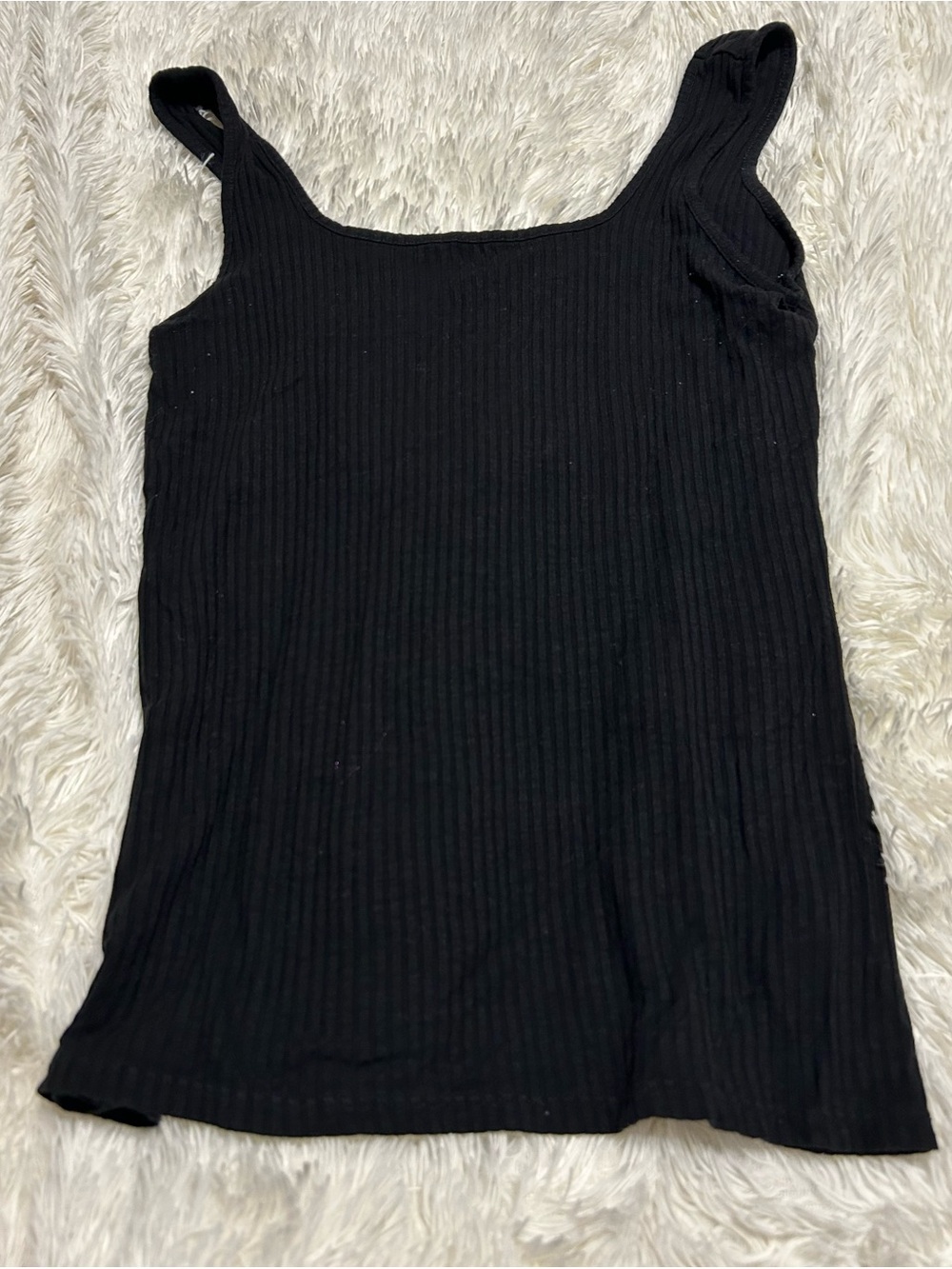 2 Ribbed Tank Tops - Picture 5 of 7